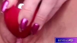 revealme horny milf shows wet hairy pussy in intense vibrator cum show