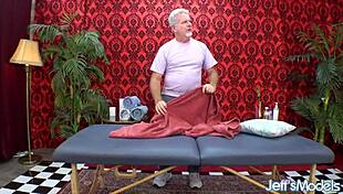 मोटी हसीना क्लो क्लेन को स्पेशल मसाज मिली चुदाई वाली