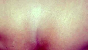 I thrust into my wife's ass from behind and cum inside, look how it turned out