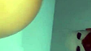 Meu cu fechou ele forçou eu gozei gritando e me caguei 😱