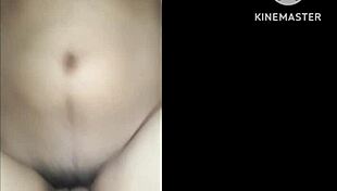 एमेच्योर एशियन ब्रूनेट थाई पसीने वाले को बेडरूम क्लोज़अप फेटिश में चोदते देखती