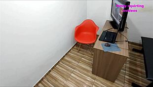 cleaning lady gives hidden blowjob to doctor during appointment 😉