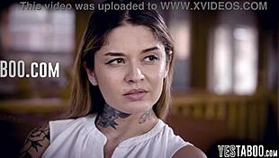 परवर्ट डॉक्टर ने अस्पताल में मरीजों की चुदाई देखी