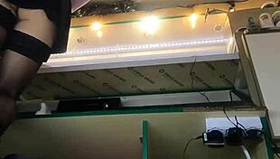 Sexy Milf With Long Legs And Big Pussy Lips Serves Guests In Mini Skirt Despite Winter Cold?