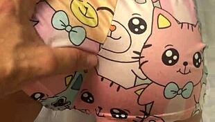 Mau padrasto transando com enteada sexy e inocente sex toy em anal público.