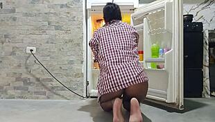 Neighbor Cleans Without Thong on Sxhorny Com