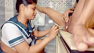 उत्तरान20 - देसी लड़कियां सीन शेयर कर रही