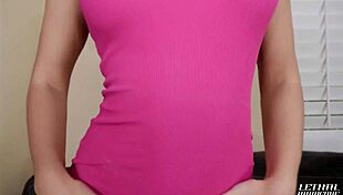 i'm a flexible bimbo babe who loves gettin fucked