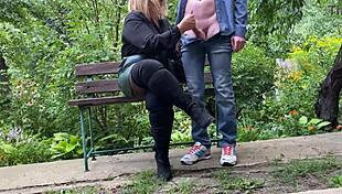 पैंटीहोज और मैच्योर औरतों के शौकीनों को समर्पित