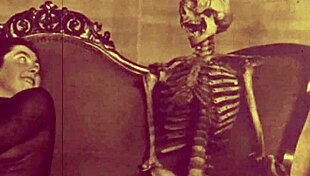 Granny shows off her hairy pussy in vintage fucking scene