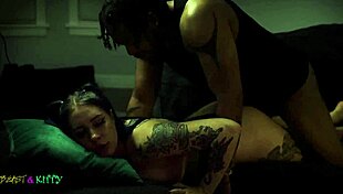 सेक्स्ट एरी क्विन लंड पर क्रीम करके भारी कम लेती