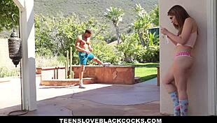 जोसेलीन केली की टाइट चूत बड़ा काला लंड खींचता है