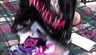 Did my best friend let me sniff her panties?