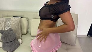 Mi Novio Con Su Gran Verga Me Folla En La Sala - Camila Henao