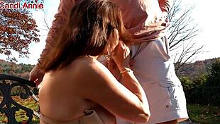 मैच्योर कैंडी एनी बाहर लंड दूध निकाल निगलती
