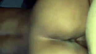 काली मोटी गांड पैसे के लिए राइडिंग उछलकर झड़ी!