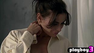 Niemira poses naked showcasing her stunning petite body