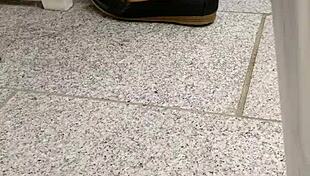 Check out this shoeplay with tan nylons and flats dipping.