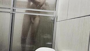 Me Espian En El Baño Y Cuando Me Masturbo Con Las Bragas De Mi Prima