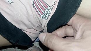 xxx hermanastra me deja compartir su coño apretado