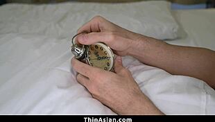 He sticks his thick cock in her mouth while she's frozen 😳 thinasian