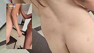 la cuñada de mi esposo devora pollas en la mesa conmigo, compartiendo el momento íntimo