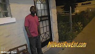 स्ट्रॉबेरी थ्रीसम हुड में धमाल मचा