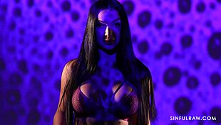 Raw And Tender Massage With Rough Touch