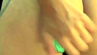 ele amou o meu cuzinho apertado agora ele não quer parar de comer rosa vermelha