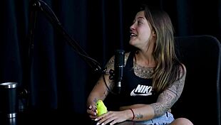 não faria alguns tipos de fetiches? gosta de uns brinquedinhos e as polêmicas do se pegaria - flor de damiana watch on sheer red