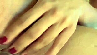 ele amou o meu cuzinho apertado agora ele não quer parar de comer rosa vermelha