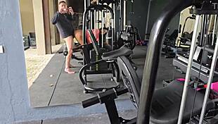 Fucking Hot Brunette At Gym Felt Amazing As I Came Inside