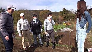 Hot and horny japanese lady maki houjyou makes him cum inside 😍