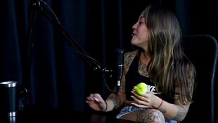 não faria alguns tipos de fetiches? gosta de uns brinquedinhos e as polêmicas do se pegaria - flor de damiana watch on sheer red