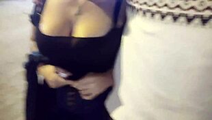 pursuing a mature venezuelan woman in the streets of lima