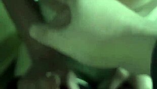 pierde apuesta y tiene que mostrar las tetas loses bet and has to show her tits