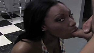 माहलिया मिलन कहतीं मुझे बड़ा लंड चूत में गहरा लेना पसंद