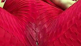 frotando mi coño a través de leggins hasta mojarlos delicioso - se moja y habla tan sucio que te hace excitar demasiado