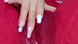 frotando mi coño a través de leggins hasta mojarlos delicioso - se moja y habla tan sucio que te hace excitar demasiado