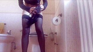 The cunt vibrates under the scrubbing jet of my hot pee. I know you love it too.