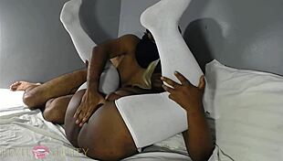 I'm rubbing the clit of a thick black woman