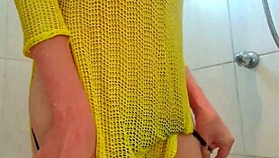 Com Muito Tesão Garota Safada Toma Banho Esfregando Os Seios Mostra Sua Bunda Sem Calcinha Doida Para Levar Rola Na Buceta Safada