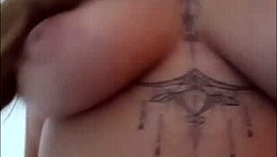 ruiva casada provoca o montador e fode com marido levando gozada na cara 😏