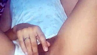 i love this hot trio with two women