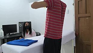 I give a sensual massage to a 20-year-old mulata with perfect ass, seducing her in the massage room