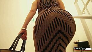 beauty babe sara loves to join hotline until her pussy wet