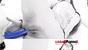 Isabella Lui's first studio experience: piss in mouth and double penetration for the slut sz727!