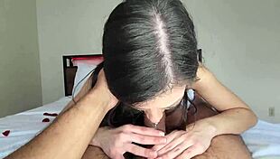 नताली ब्रूक्स गंदी रंडी गांड चाटती है और चूत फाड़वाती वैलेंटाइन पर