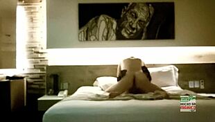 La despistada camara espia a esposa cuckold que no quer�a sentirse grabada pero si que su marido lo viera en el canal chequense el audio es lo mas rico