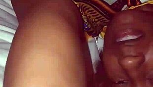 Play with that pussy, it's so inviting 😍